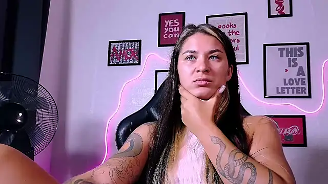 AlisaFrost online show from July 24, 2026, 1:07 pm