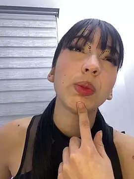 JeyLuxx online show from June 20, 2026, 7:02 am