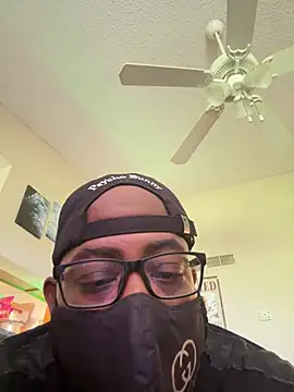 Raylovesyourgirl online show from May 22, 2026, 9:46 pm