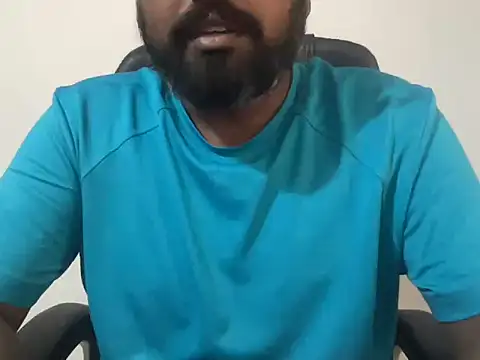 Snapshot of incestfukcerr chatting on June 24, 2026, 7:40 am incestfukcerr online show from June 24, 2026, 7:40 am