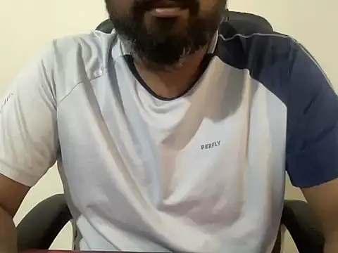 Snapshot of incestfukcerr chatting on June 25, 2026, 7:35 am incestfukcerr online show from June 25, 2026, 7:35 am