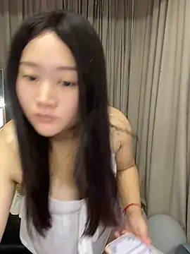 Luckysisi-s online show from June 22, 2026, 2:50 am