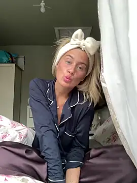 quirkyprincess online show from June 13, 2026, 4:32 am