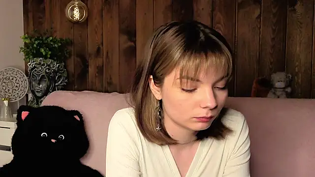 IvoryPesante online show from June 7, 2026, 7:30 pm