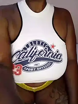 curvyperry online show from June 10, 2026, 6:09 pm