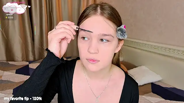 Snapshot of PlayfulMelly chatting on July 7, 2026, 3:15 pm PlayfulMelly online show from July 7, 2026, 3:15 pm