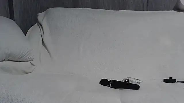 AnnaCrazyHot online show from December 5, 2025, 5:06 am