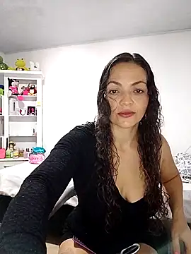 bella-diaz online show from June 11, 2026, 7:33 pm