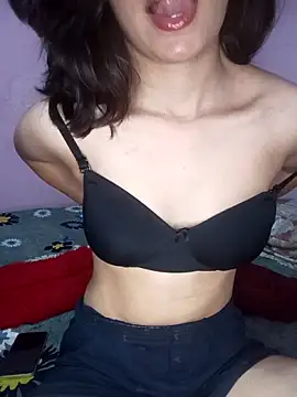 Noughty girl00 online show from June 30, 2026, 5:51 am