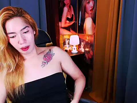 sexynaughtychristinaxx online show from May 26, 2026, 6:00 am