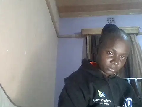 Ebonylouisa online show from July 13, 2026, 4:28 pm