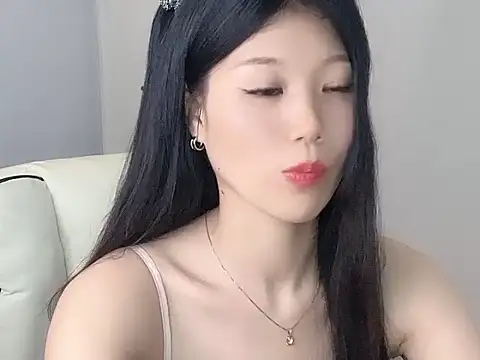Xiaoxun712 online show from May 26, 2026, 11:52 am