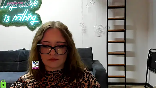 JuliNy x online show from May 26, 2026, 4:16 pm