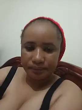 Caramel Lucy online show from May 25, 2026, 6:17 pm