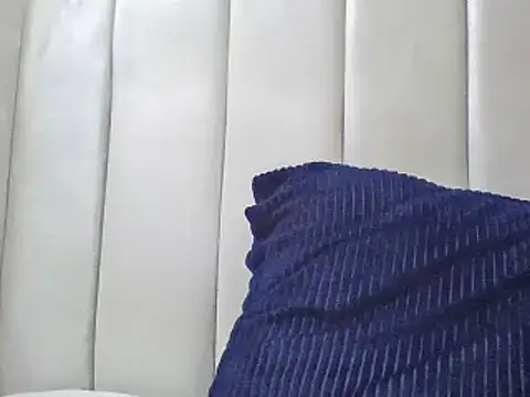 Snapshot of Hotbaddie1 chatting on June 17, 2026, 5:23 pm Hotbaddie1 online show from June 17, 2026, 5:23 pm
