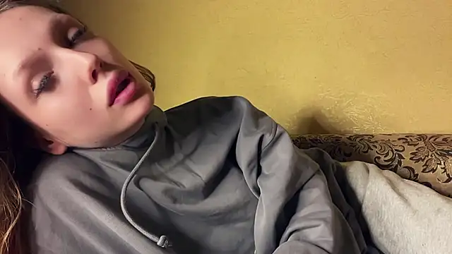 xXMelanieseXx online show from May 28, 2026, 5:08 pm