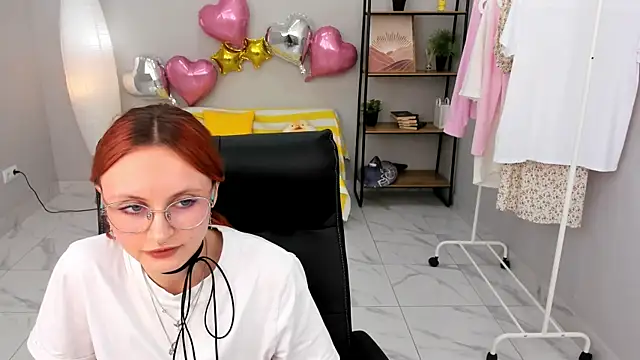 Snapshot of Alice_Reid_ chatting on May 30, 2026, 1:50 pm Alice Reid online show from May 30, 2026, 1:50 pm