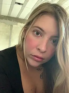 Snapshot of thania_bby chatting on May 29, 2026, 5:52 pm thania bby online show from May 29, 2026, 5:52 pm