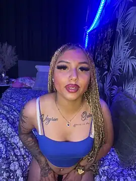 YoungXylena online show from May 28, 2026, 6:36 pm