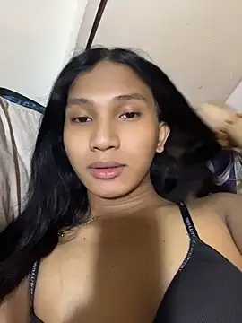 maxine hilton online show from June 26, 2026, 12:44 pm