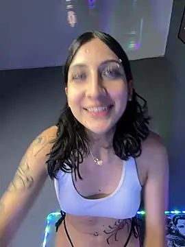 Snapshot of Naaria_ chatting on July 22, 2026, 4:14 am Naaria online show from July 22, 2026, 4:14 am