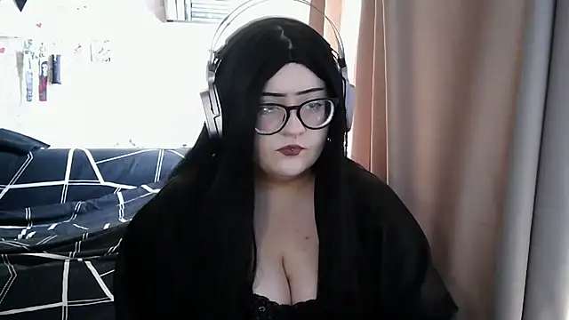 Moon Lady122 online show from May 28, 2026, 6:32 am