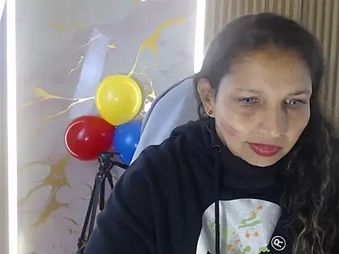 Danna Sg online show from June 18, 2026, 4:44 am