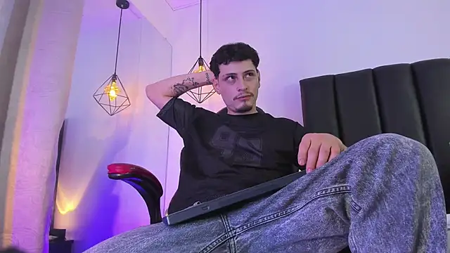 Alexlux1 online show from May 27, 2026, 7:54 pm