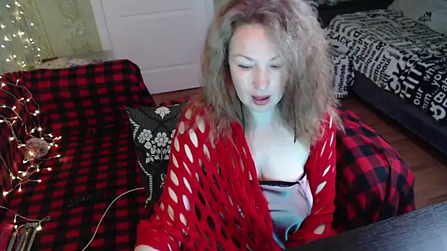 Snapshot of MarleneDietrich chatting on October 7, 2025, 9:54 am MarleneDietrich online show from October 7, 2025, 9:54 am