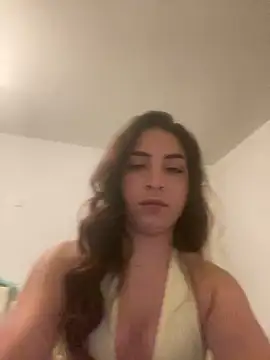 Snapshot of naomiiii55 chatting on May 27, 2026, 9:44 pm naomiiii55 online show from May 27, 2026, 9:44 pm
