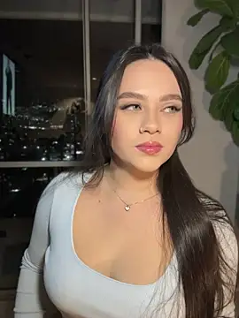 SarahRiveros online show from June 25, 2026, 12:41 am