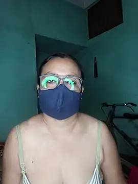 MoonLusty online show from June 25, 2026, 5:12 am