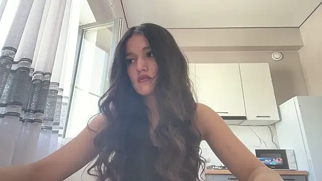 Snapshot of LisetteParajon chatting on June 29, 2026, 5:14 am LisetteParajon online show from June 29, 2026, 5:14 am
