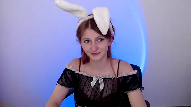 Snapshot of ViolaHot_ chatting on June 2, 2026, 7:14 pm ViolaHot online show from June 2, 2026, 7:14 pm
