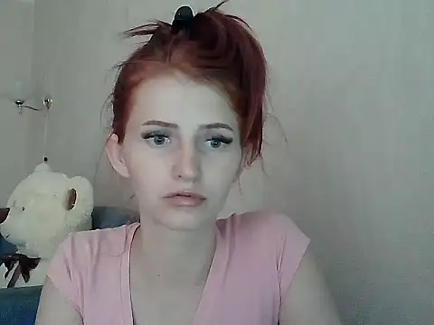 Snapshot of ViolaHot_ chatting on July 13, 2026, 2:05 pm ViolaHot online show from July 13, 2026, 2:05 pm