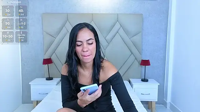Snapshot of Oriana_Sarmiento chatting on June 30, 2026, 7:25 pm Oriana Sarmiento online show from June 30, 2026, 7:25 pm