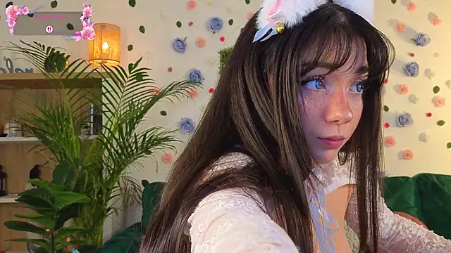 Snapshot of justmeavery chatting on June 26, 2026, 3:34 am justmeavery online show from June 26, 2026, 3:34 am