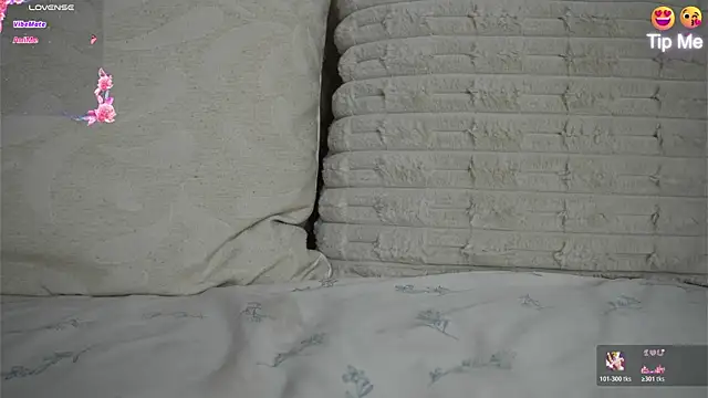 Sweetpussyhot  online show from July 4, 2026, 9:15 am
