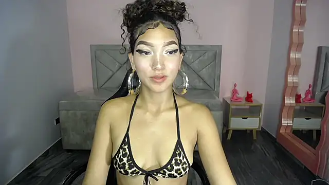 Snapshot of CamilaVixen_ch chatting on June 29, 2026, 8:52 pm CamilaVixen ch online show from June 29, 2026, 8:52 pm