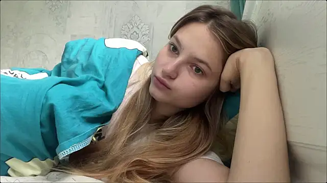 Snapshot of HeIen_cute chatting on July 5, 2026, 4:19 am HeIen cute online show from July 5, 2026, 4:19 am