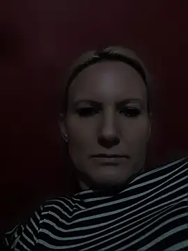 Isabelle Cora online show from June 21, 2026, 12:11 pm