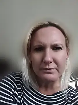 Isabelle Cora online show from June 20, 2026, 2:22 pm