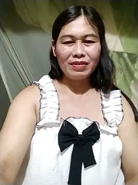 Snapshot of -Hatybi- chatting on June 6, 2026, 4:23 pm -Hatybi- online show from June 6, 2026, 4:23 pm