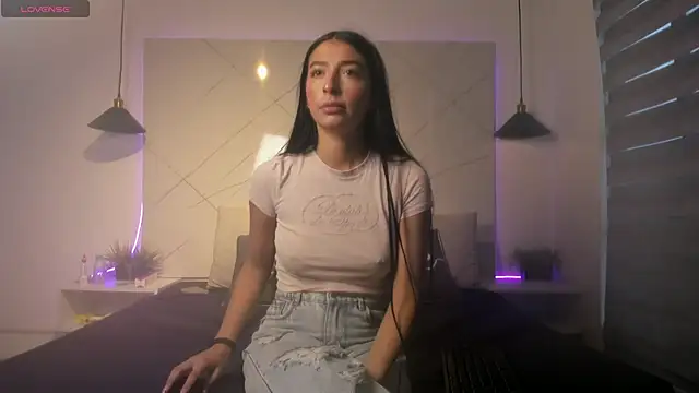 SARAH COLLENS  online show from July 3, 2026, 11:50 am