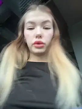 Dreamy Mia online show from June 11, 2026, 1:19 pm