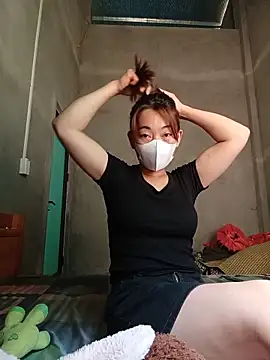 Snapshot of -Trinina- chatting on June 14, 2026, 5:19 am -Trinina- online show from June 14, 2026, 5:19 am
