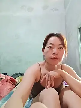 Snapshot of -Trinina- chatting on June 4, 2026, 5:01 am -Trinina- online show from June 4, 2026, 5:01 am