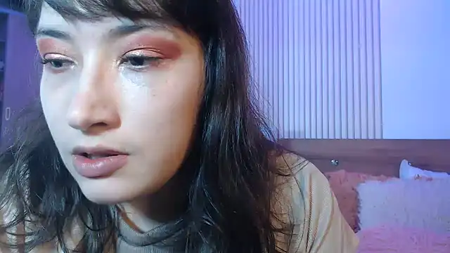 ValentinaGreyy online show from June 12, 2026, 10:18 pm