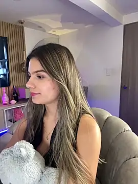 Snapshot of emilyvex chatting on June 13, 2026, 3:04 am emilyvex online show from June 13, 2026, 3:04 am