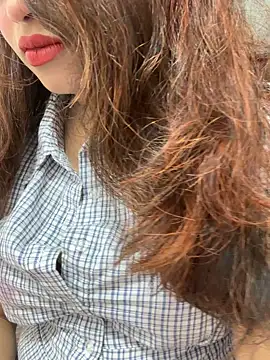 Snapshot of Yours_riya11 chatting on June 25, 2026, 11:43 pm Yours riya11 online show from June 25, 2026, 11:43 pm